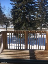 208 Center St in Wimbledon, ND - Foto de edificio - Building Photo