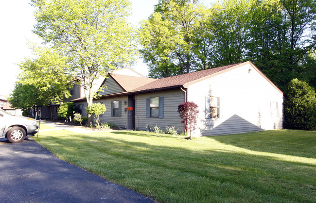 Westchester Executive in Youngstown, OH - Foto de edificio - Building Photo