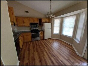 8 Foxgrove Ln in North Little Rock, AR - Building Photo - Building Photo