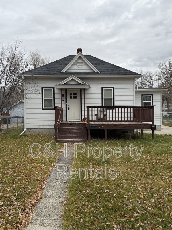 property at 711 Wyoming Ave