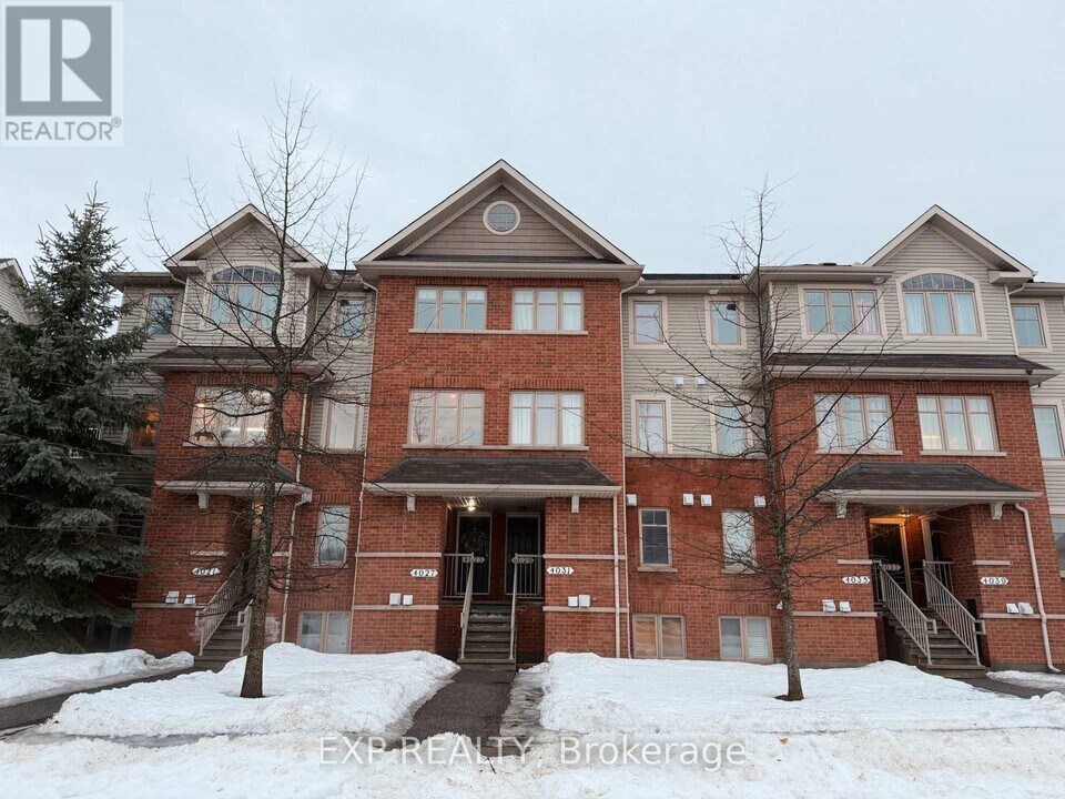 4031 Canyon Walk Dr in Ottawa, ON - Building Photo