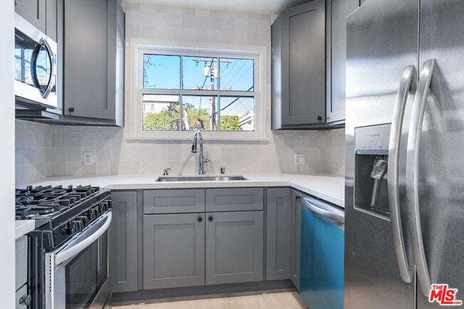 9216 Alden Dr in Beverly Hills, CA - Building Photo - Building Photo