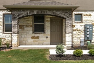 2880 Donnell Dr in Round Rock, TX - Building Photo - Building Photo