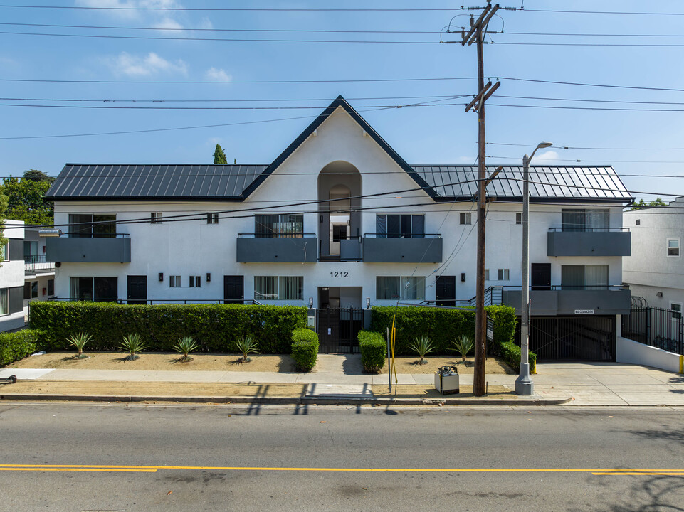 1212 N Gower St in Los Angeles, CA - Building Photo