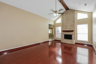 544 De Soto Dr in Desoto, TX - Foto de edificio - Building Photo