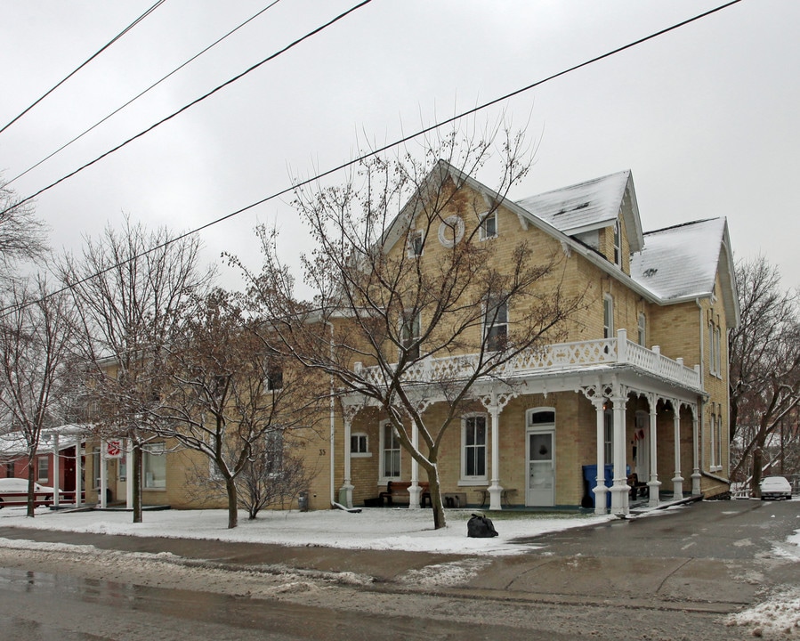 35 N Toronto St in Uxbridge, ON - Building Photo