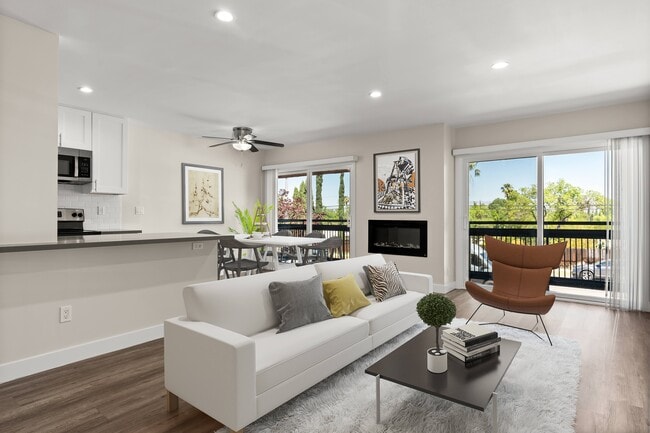 Brookside Terrace Apartments in Encino, CA - Building Photo - Building Photo