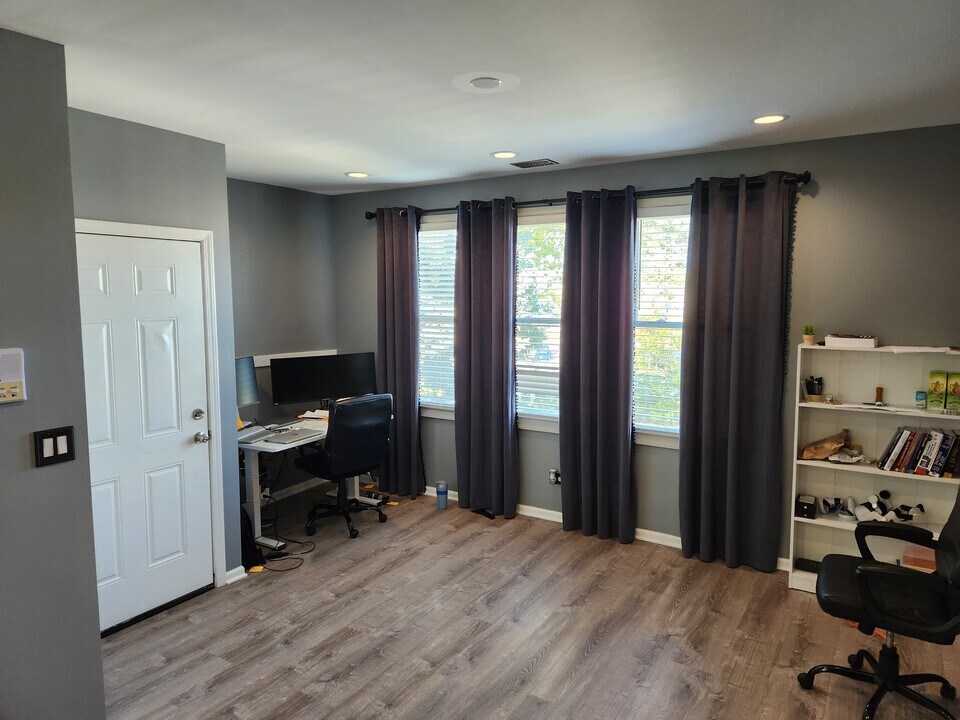 4933 W Dakin St, Unit #2 in Chicago, IL - Building Photo