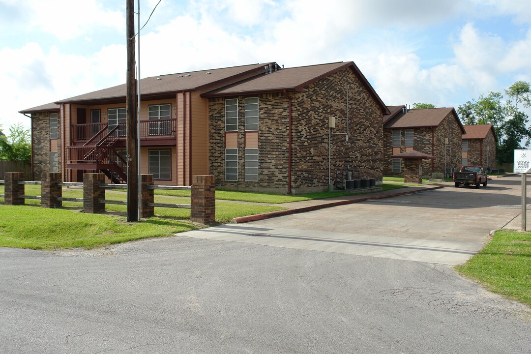 Tracewood I in Beaumont, TX - Building Photo