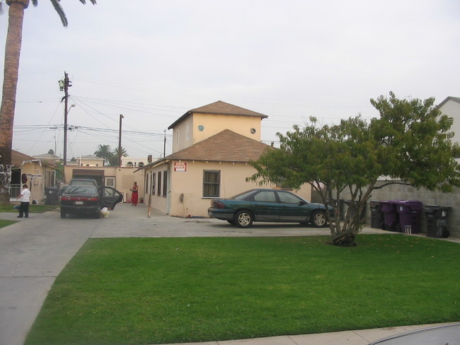 1442-1448 Gardenia Ave in Long Beach, CA - Building Photo - Building Photo