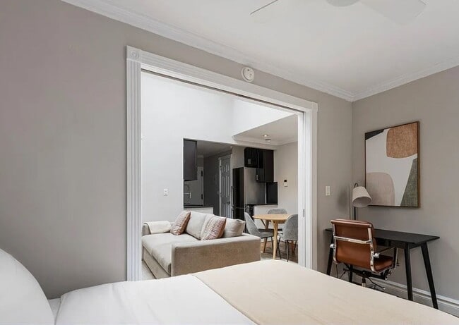 120 Christopher St in New York, NY - Building Photo - Building Photo