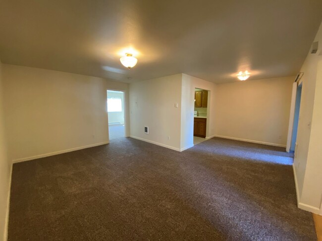 2924 Matt Dr in Eugene, OR - Building Photo - Building Photo