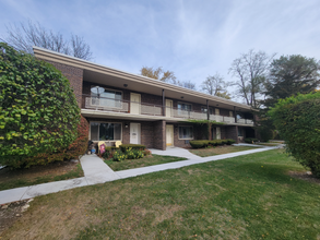 332 Pennsylvania Ave in Glen Ellyn, IL - Building Photo - Building Photo