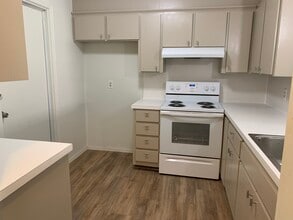 902 W Edgewater St, Unit 902 W Edgewater St. in Broken Arrow, OK - Building Photo - Building Photo