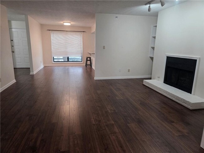 2105 Cumberland Ct SE in Smyrna, GA - Building Photo - Building Photo