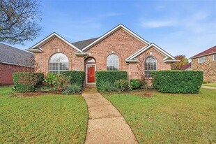 1202 Brook Dr in Allen, TX - Building Photo