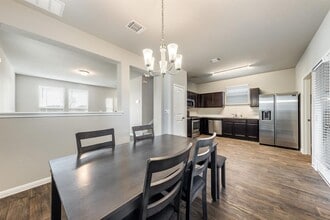 1914 Whitaker Dr in Austin, TX - Building Photo - Building Photo