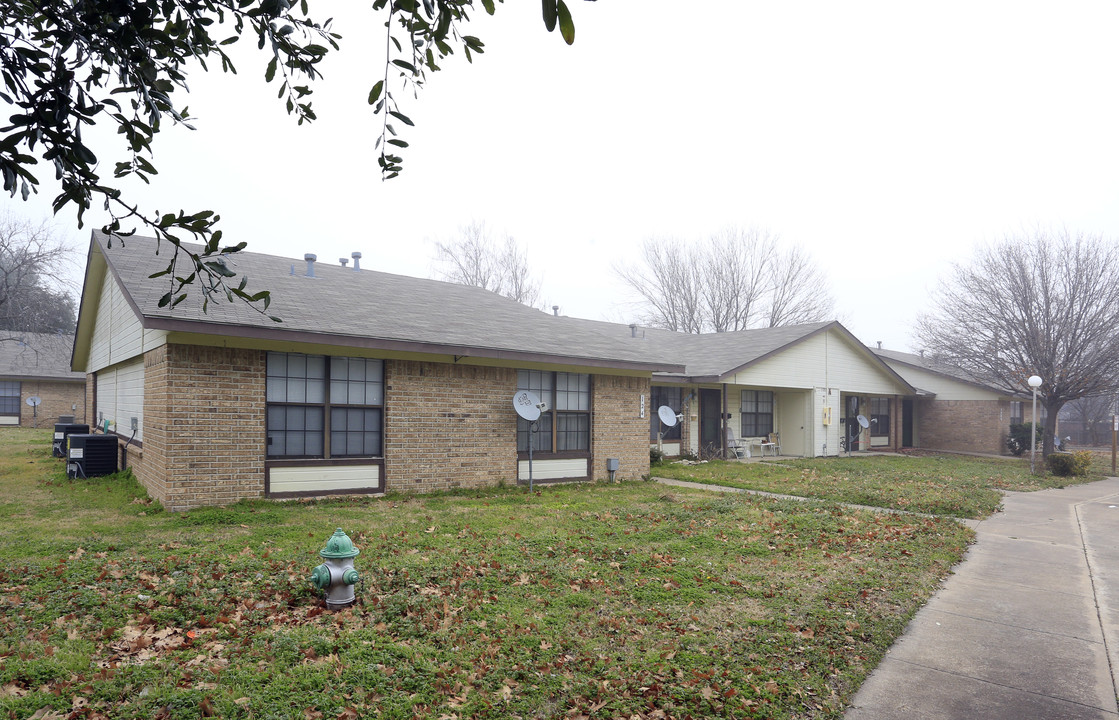 Kaufman Retirement Village in Kaufman, TX - Building Photo