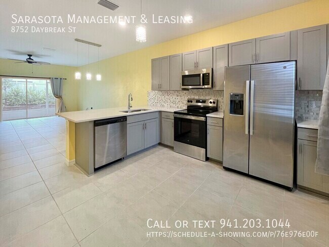 8752 Daybreak St in Sarasota, FL - Building Photo - Building Photo