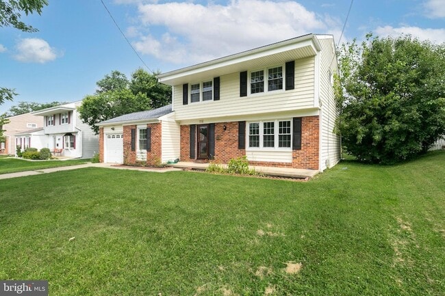 116 Eaton Pl in Voorhees Township, NJ - Foto de edificio - Building Photo