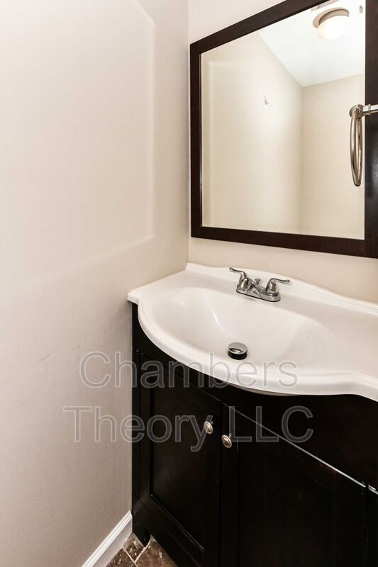 1549 Twisted Oak Dr in Reston, VA - Building Photo - Building Photo