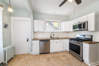 331 Diamond Bridge Ave in Hawthorne, NJ - Building Photo - Building Photo