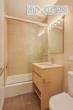 215 W 10th St-Unit -1C in New York, NY - Building Photo - Building Photo