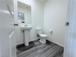 9332 Serene Hbr St in Las Vegas, NV - Building Photo - Building Photo