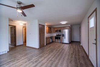 925 Green Pastures Trl in Plover, WI - Building Photo - Building Photo