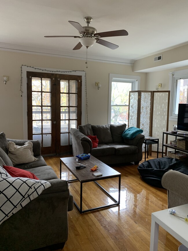 1318 W Arthur Ave in Chicago, IL - Building Photo - Building Photo