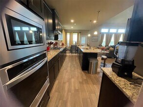 1100 Whispering Hl Dr in Mansfield, TX - Building Photo - Building Photo