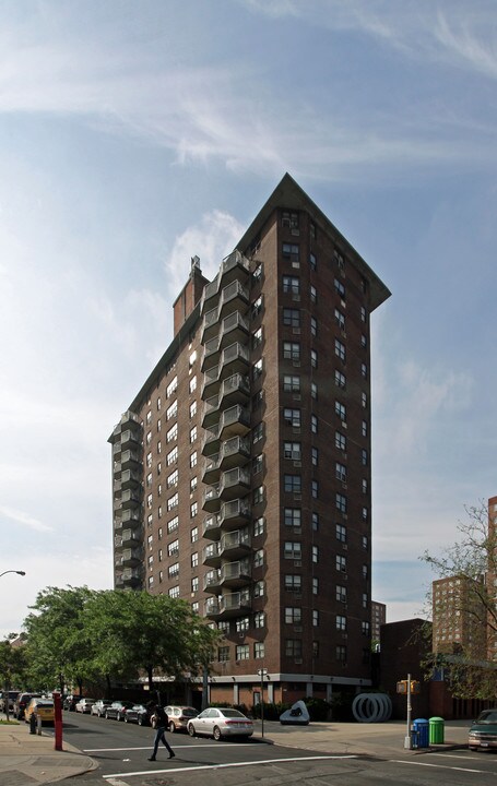 Bethune Towers in New York, NY - Building Photo