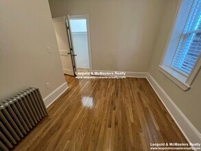 1695 Beacon St in Brookline, MA - Foto de edificio - Building Photo