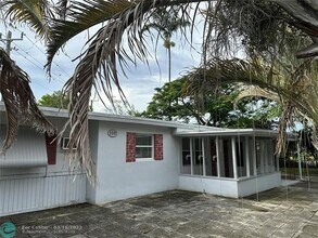 2561 NE 12th Terrace in Pompano Beach, FL - Building Photo - Building Photo