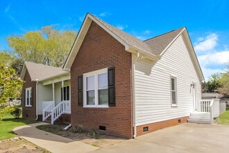 104 Dameron Rd in Bessemer City, NC - Building Photo - Building Photo