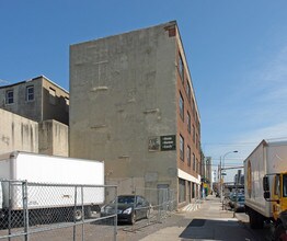 301-323 Spring Garden St in Philadelphia, PA - Building Photo - Building Photo