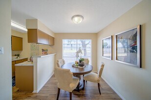 Villas Del Tesoro Apartments