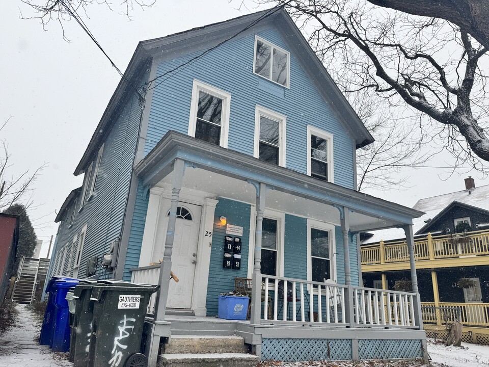 25 Monroe St, Unit 4 in Burlington, VT - Building Photo