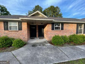 156 Douglas Dr in St. Marys, GA - Building Photo