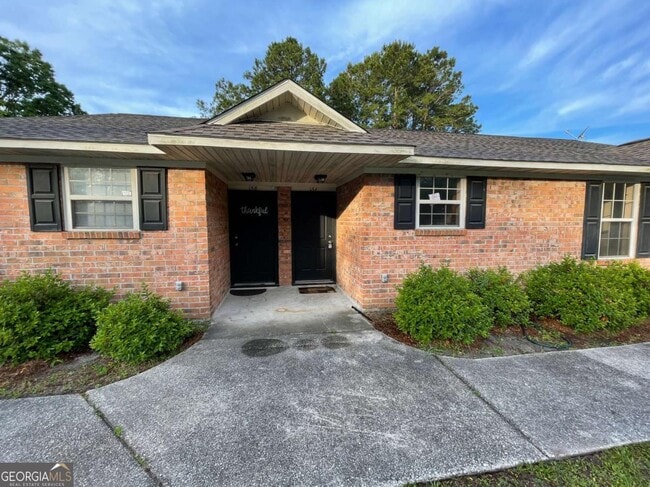 156 Douglas Dr