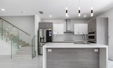 3140 Carter St in Miami, FL - Building Photo - Building Photo