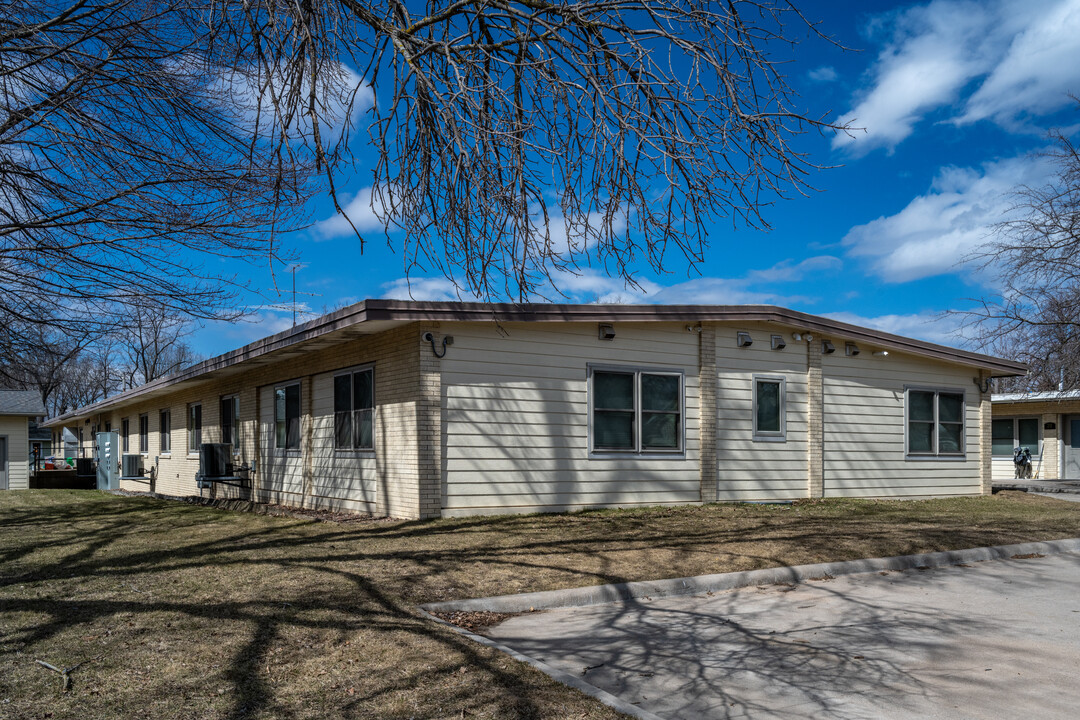 215 E Brown St in Augusta, WI - Building Photo