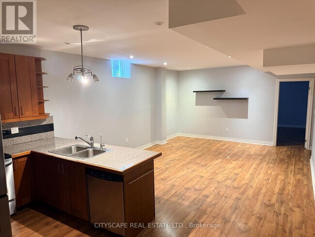 1210 Christie Cir in Milton, ON - Building Photo - Building Photo