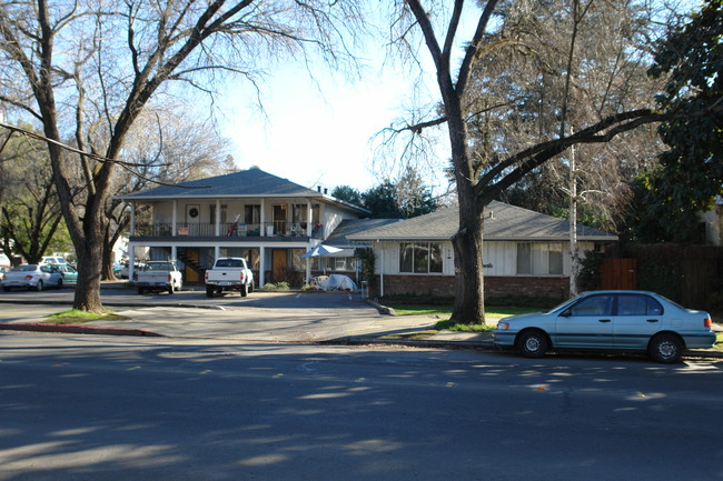 211 W 1st Ave in Chico, CA - Building Photo - Building Photo