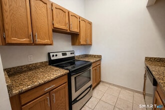 114 Huckleberry Hill Rd in Avon, CT - Building Photo - Building Photo