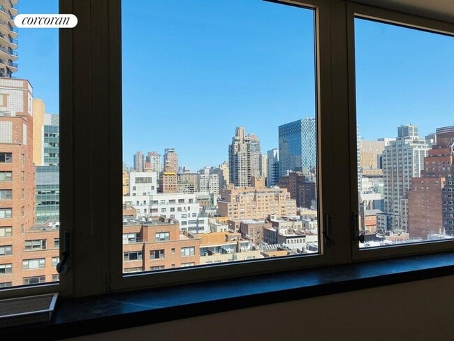 305 E 63rd St in New York, NY - Building Photo - Building Photo