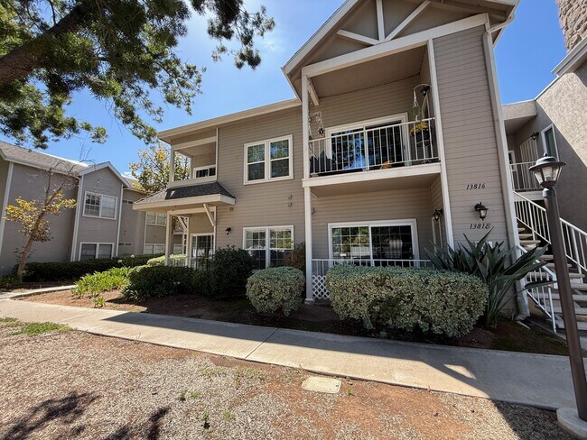 13818 Midland Rd in Poway, CA - Building Photo - Building Photo
