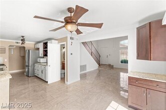 8409 Sewards Bluff Ave in Las Vegas, NV - Building Photo - Building Photo