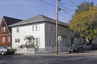 1027 Walnut St Apartments