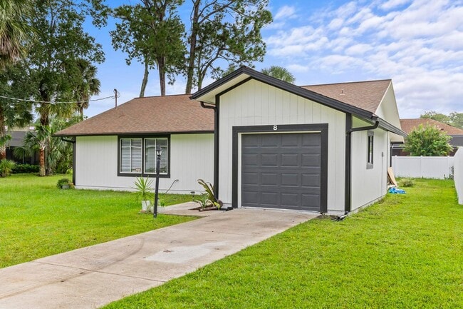 property at 8 Webb Pl